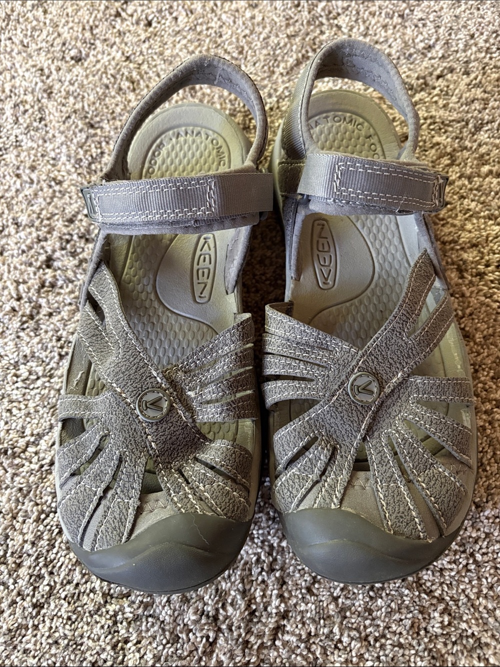 Keen sandals s 9